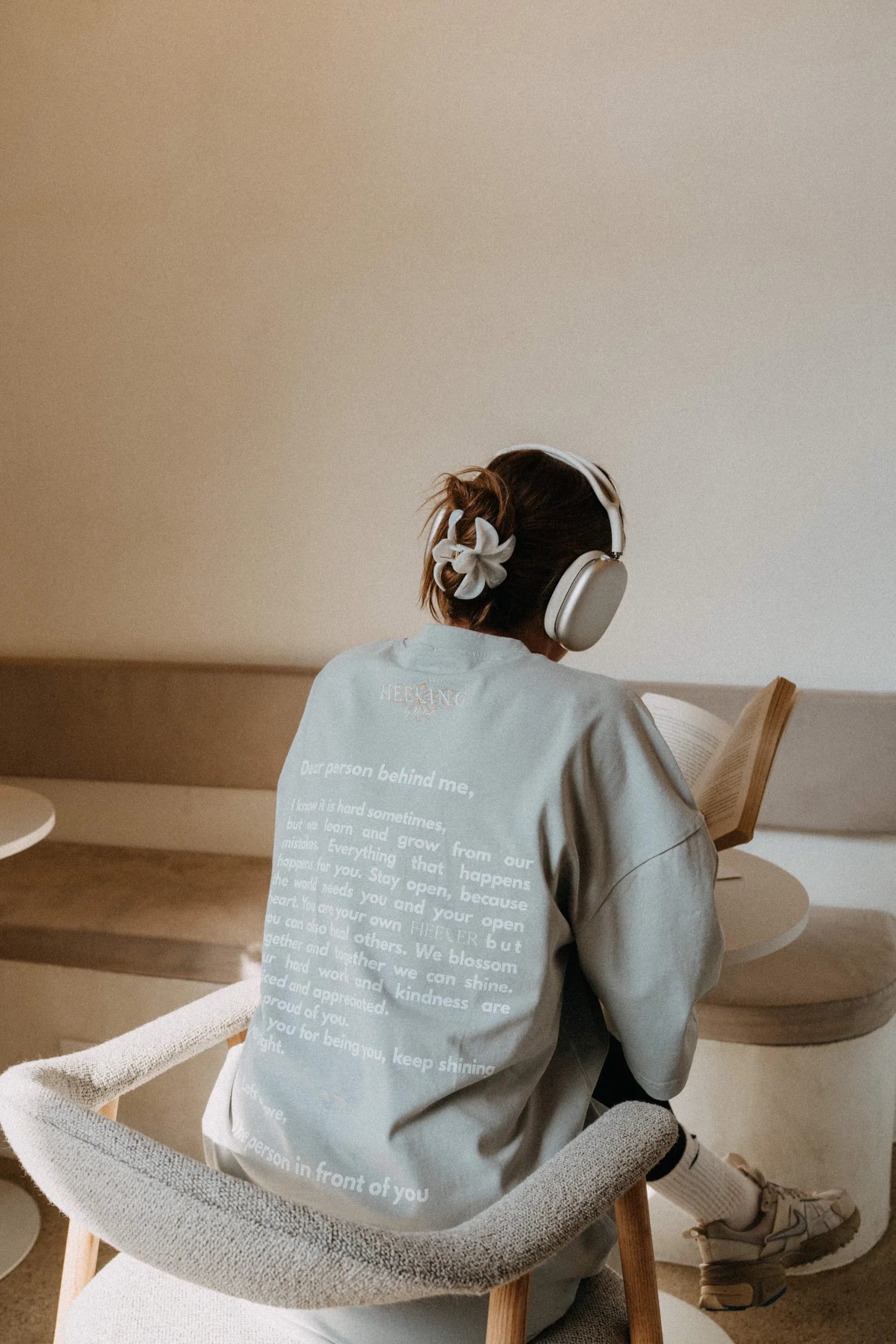 Grey Huge Tee — fotografie 1