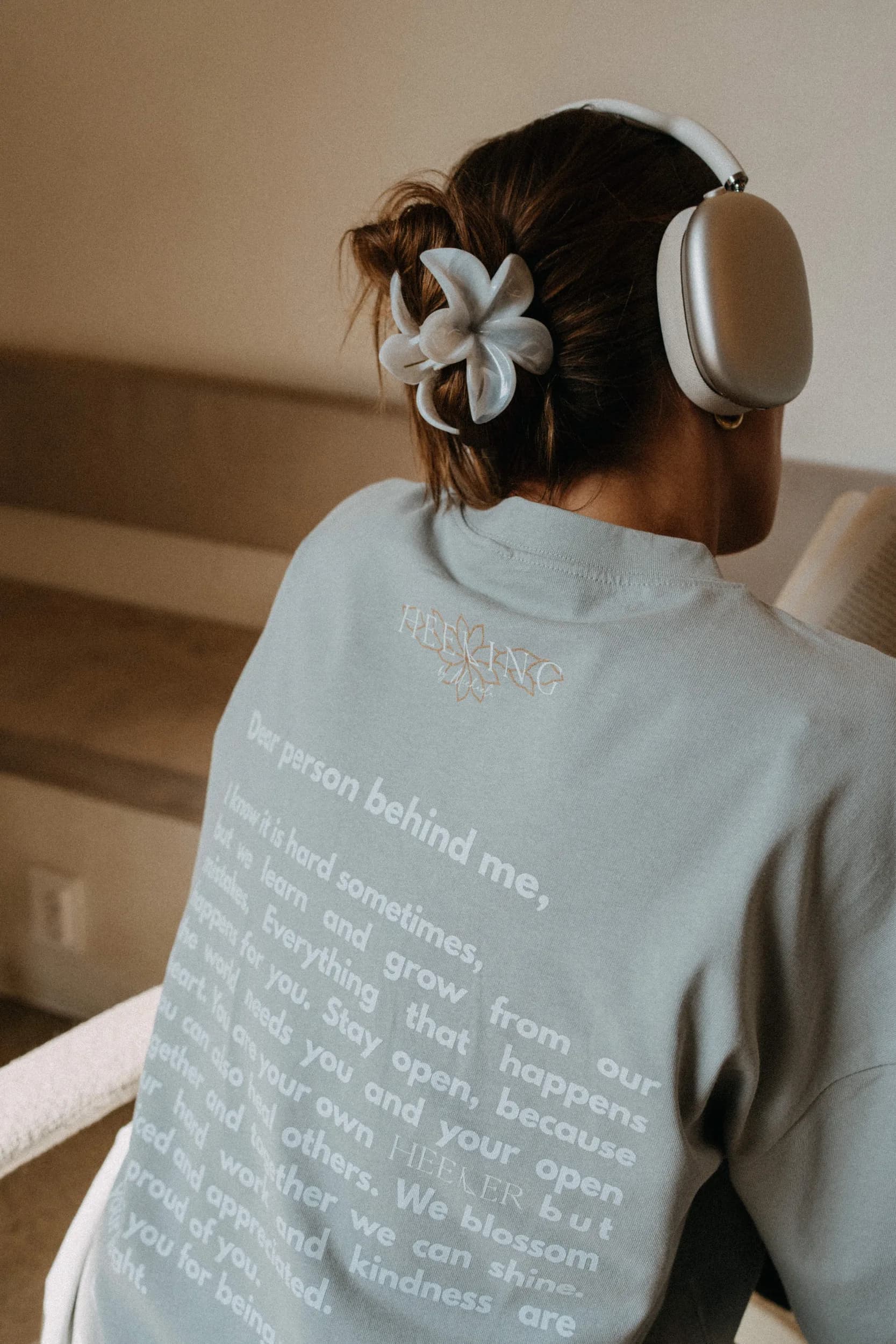 Grey Huge Tee — fotografie 3